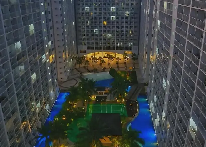 Shore 1 Tower Staycation Aparthotel Manila